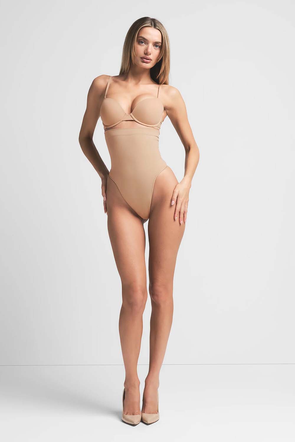 תמונת כל הלוק של HIGH WAIST THONG